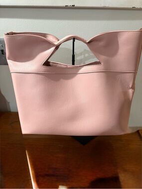 New- Bebe Pink Tote Bag - Sleek Handheld Shoulder Bag with extra pouch inside